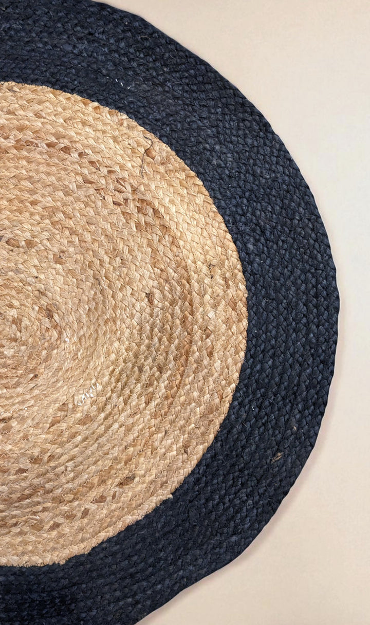 Braided Natural Round Jute Rug - Size: 2.9 x 2.9