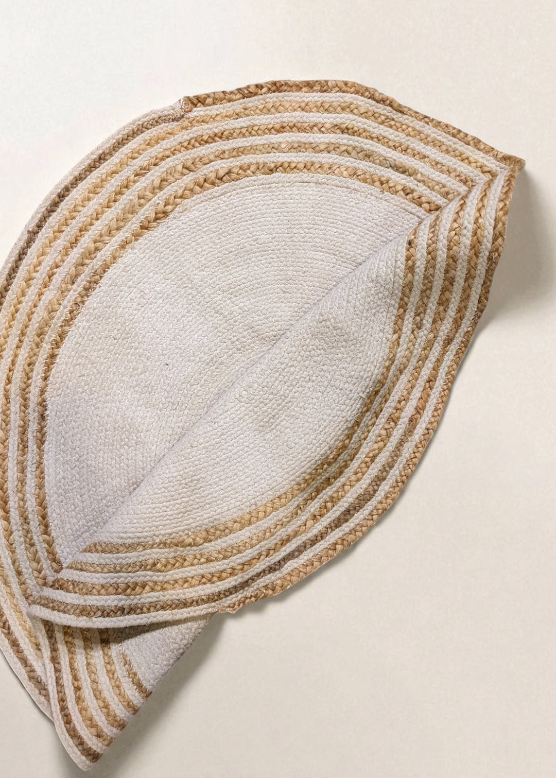 Braided Natural Round Jute Rug - Size: 3 x 3