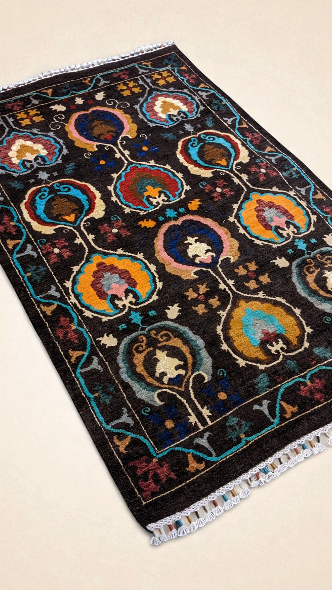 Suzani Modern Chobi Rug - Size: 6.1 x 4