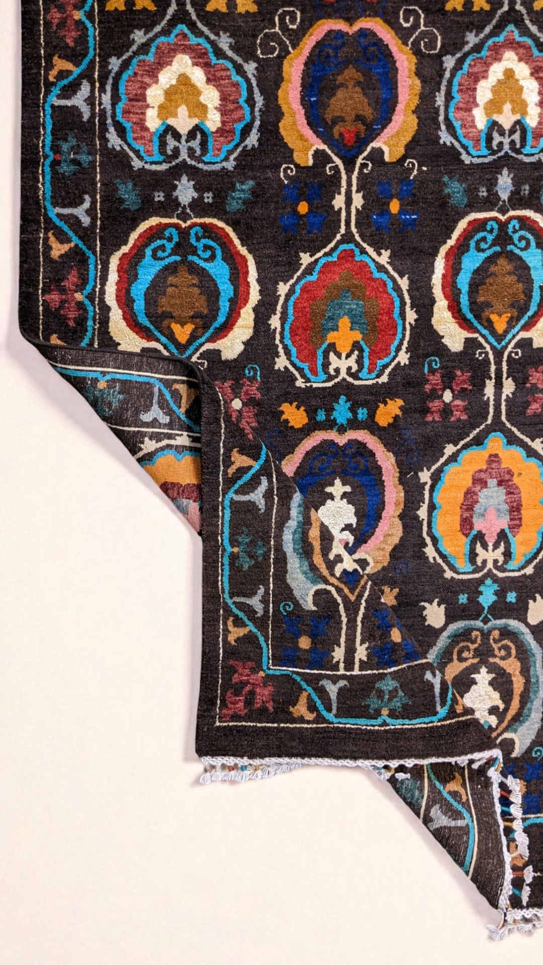 Suzani Modern Chobi Rug - Size: 6.1 x 4