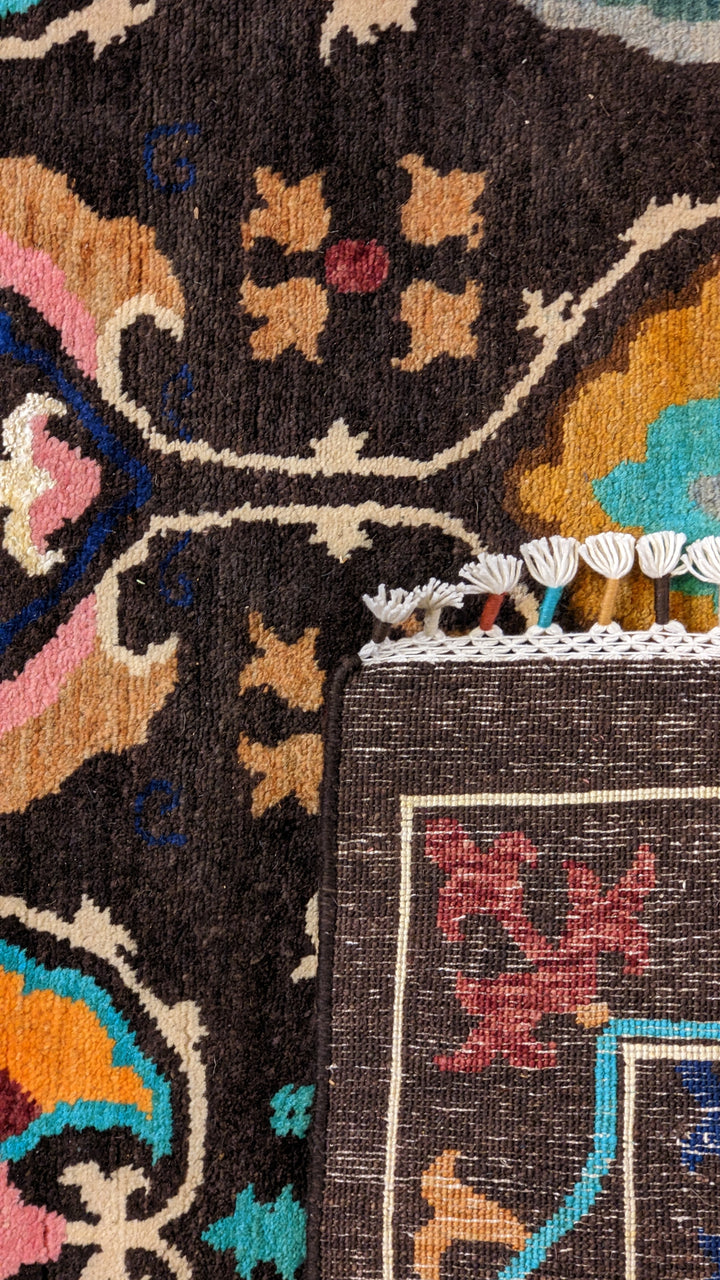 Suzani Modern Chobi Rug - Size: 6.1 x 4