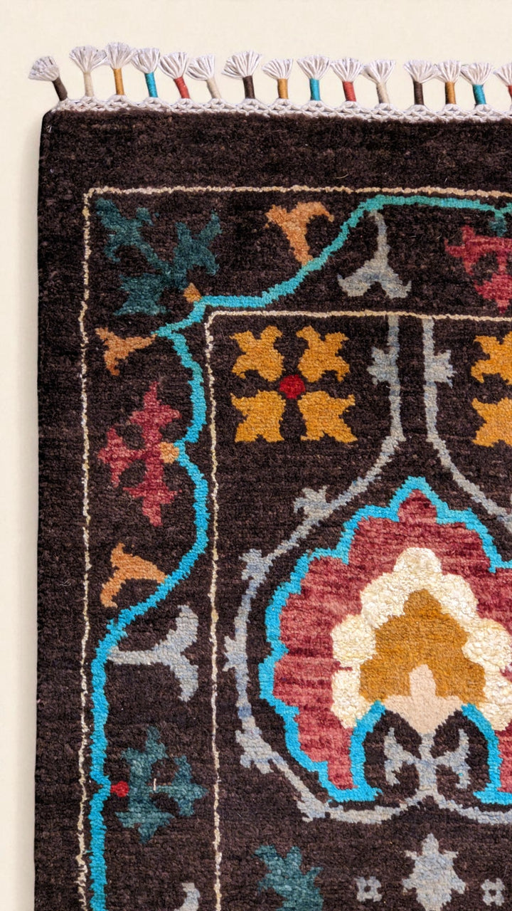 Suzani Modern Chobi Rug - Size: 6.1 x 4