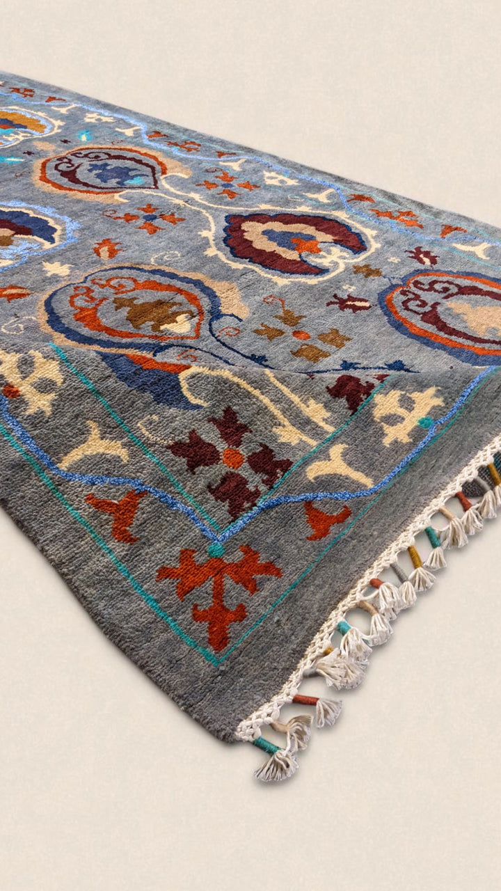 Suzani Modern Chobi Rug - Size: 6.2 x 4