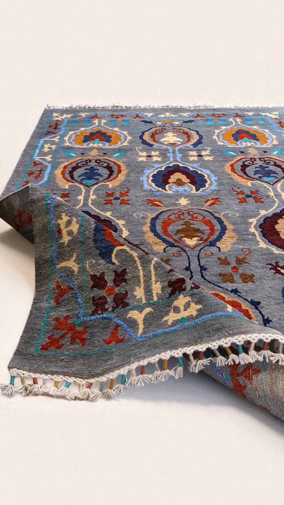 Suzani Modern Chobi Rug - Size: 6.2 x 4