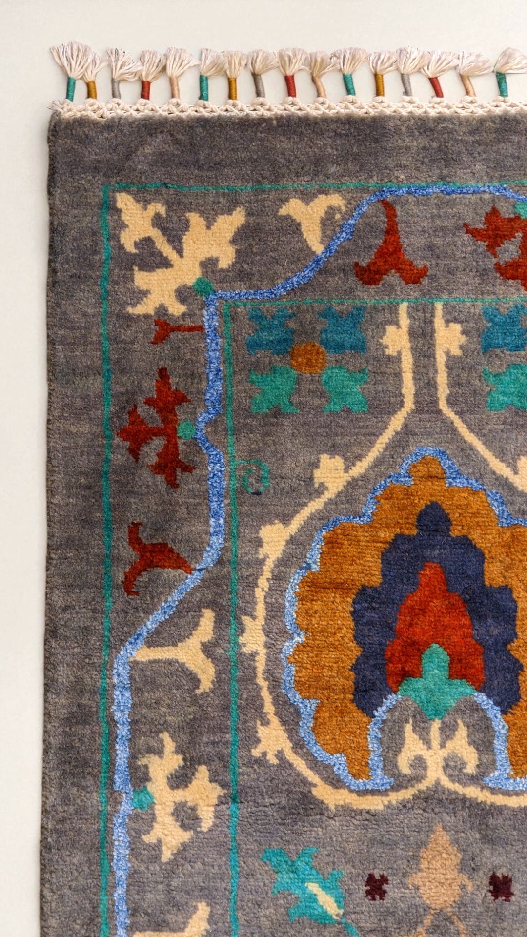 Suzani Modern Chobi Rug - Size: 6.2 x 4