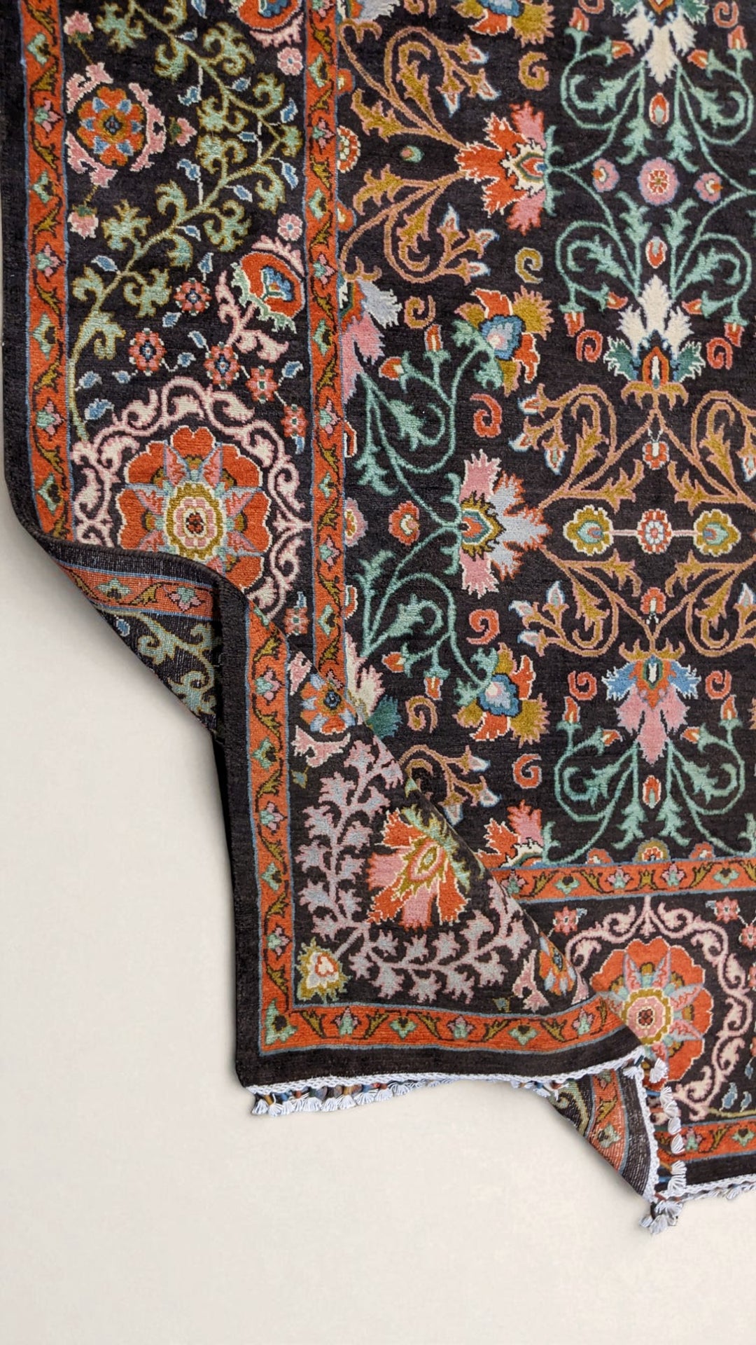 Suzani Oriental Chobi Rug - Size: 9.10 x 6.1