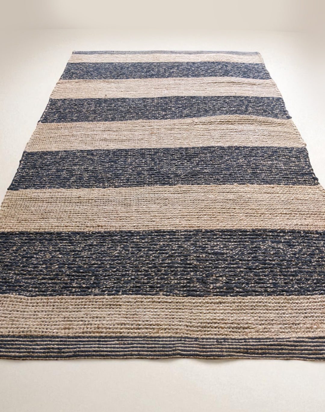 Braided Natural Jute Rug - Size: 5 x 2.8