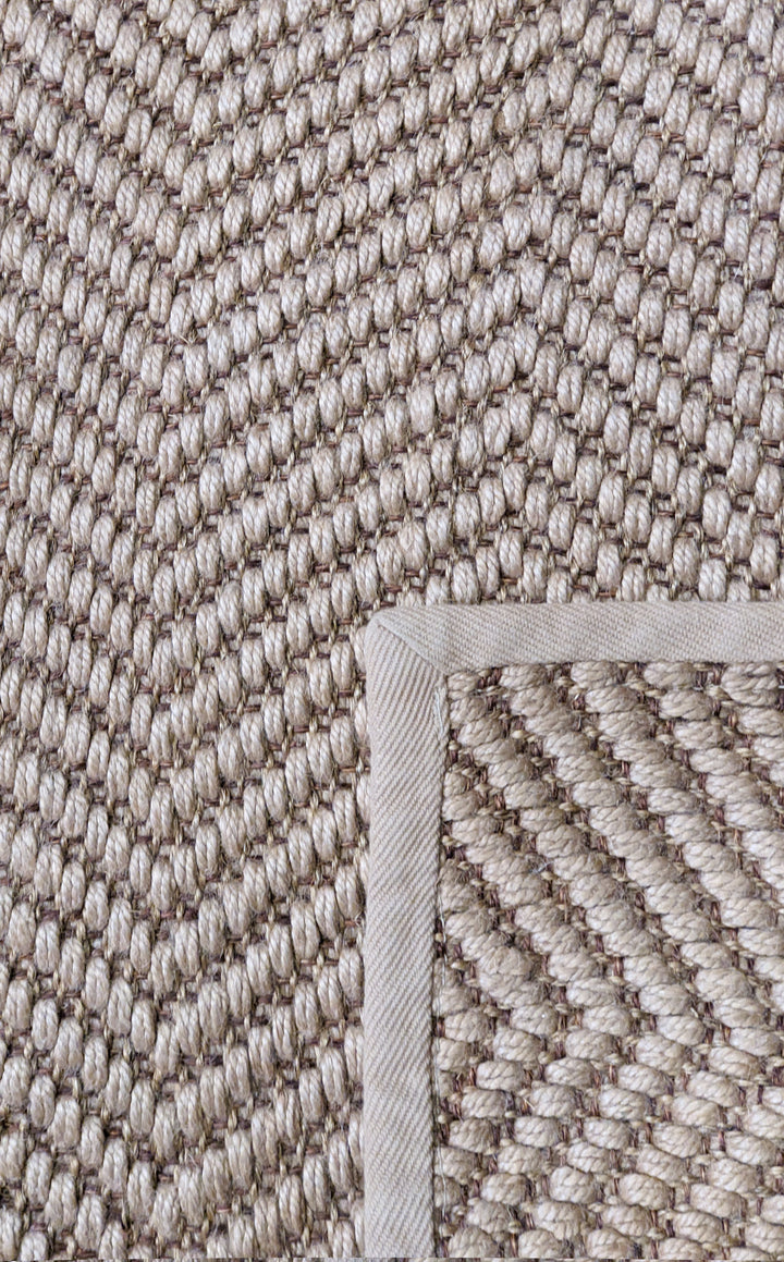 Braided Natural Jute Rug - Size: 4.9 x 2.8