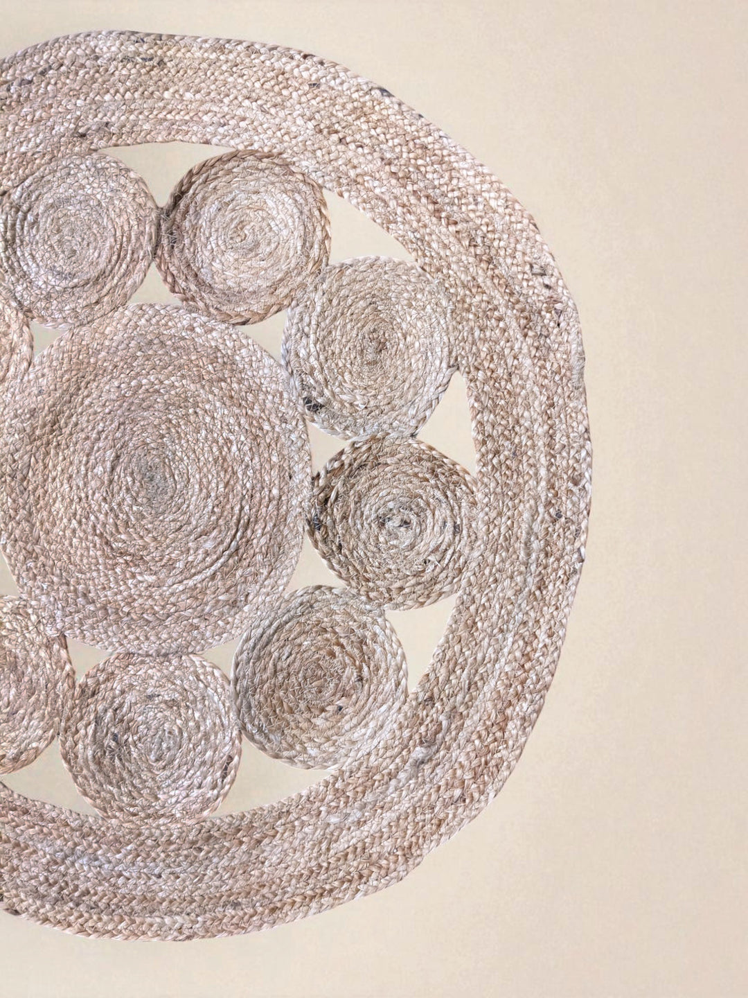 Braided Natural Round Jute Rug - Size: 2.7 x 2.7