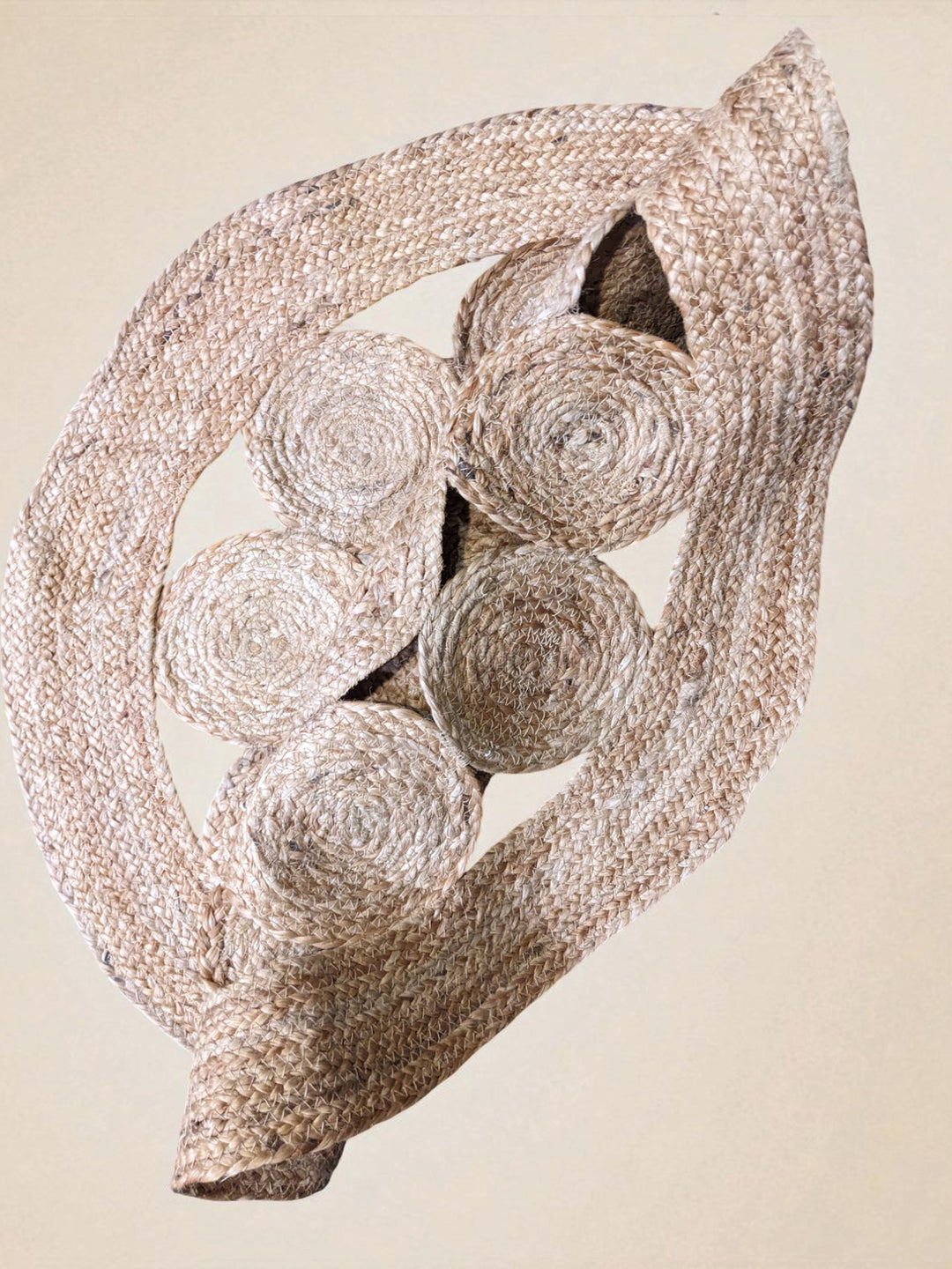 Braided Natural Round Jute Rug - Size: 2.7 x 2.7