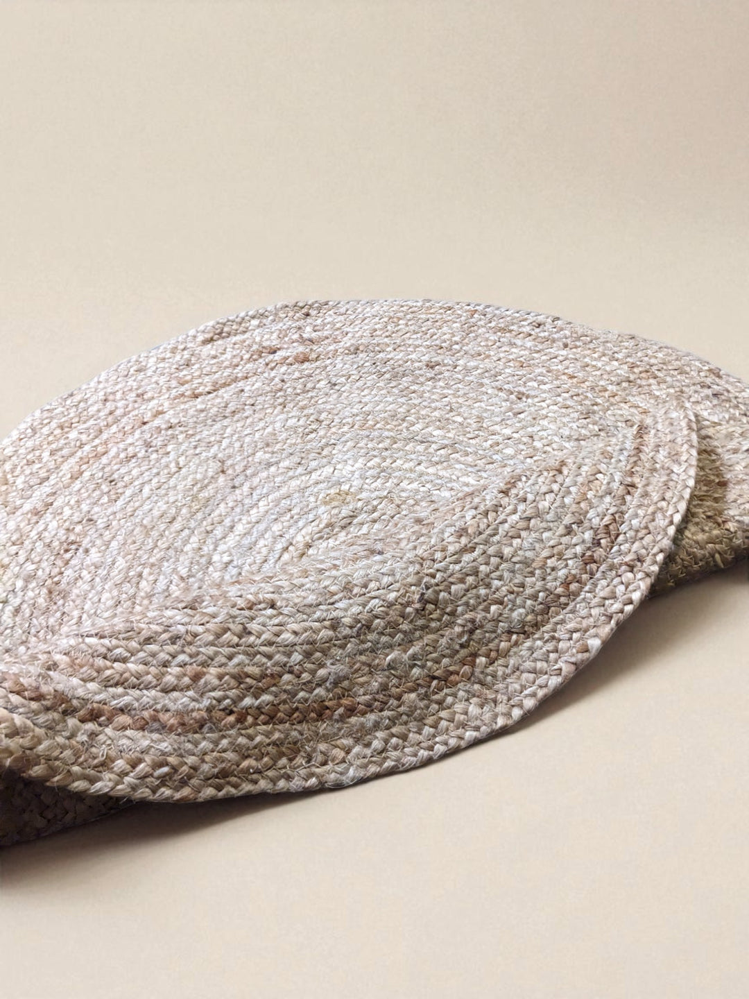 Braided Natural Round Jute Rug - Size: 2.8 x 2.8