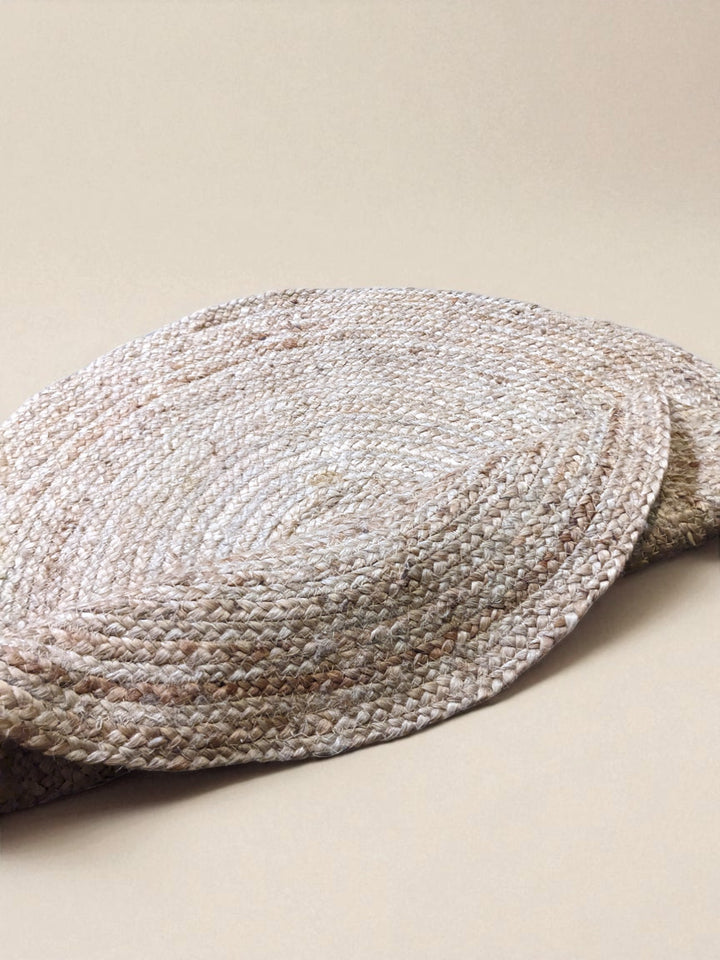Braided Natural Round Jute Rug - Size: 2.8 x 2.8