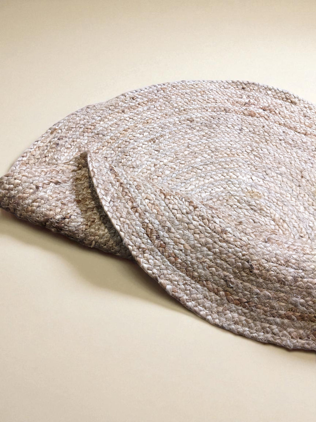 Braided Natural Round Jute Rug - Size: 2.8 x 2.8