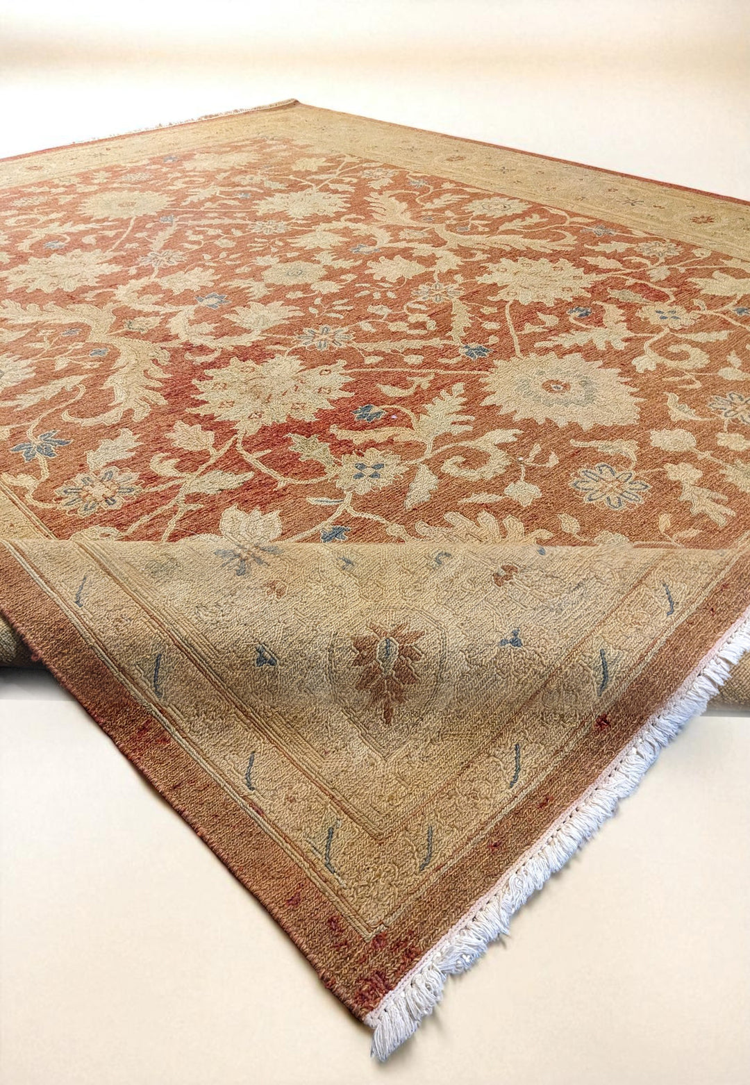 Sumak Hand Knotted Rug - Size: 11.9 x 9