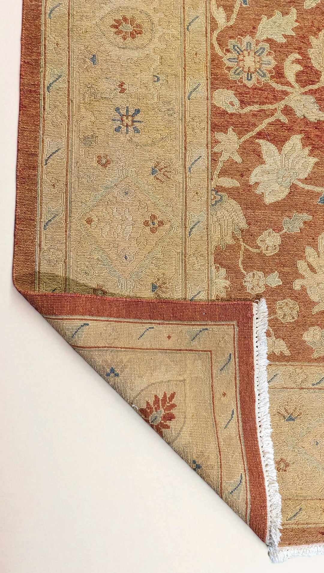 Sumak Hand Knotted Rug - Size: 11.9 x 9