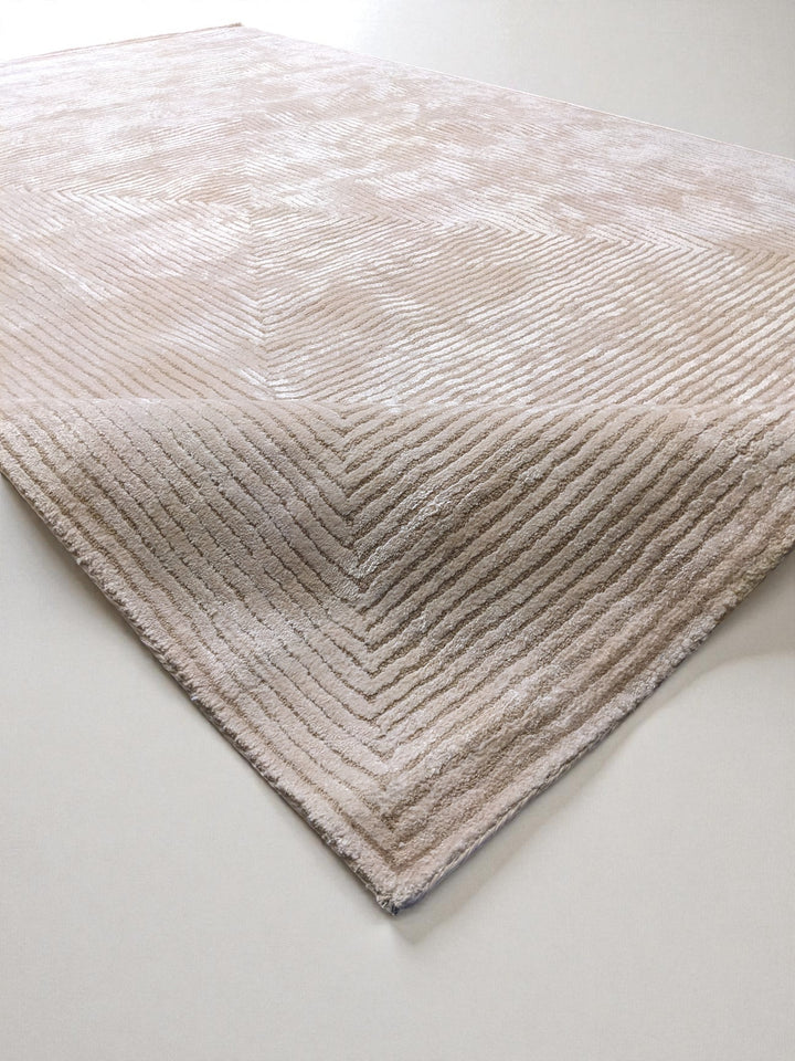 Evoa Hand Tufted Rug - Size: 10 x 7