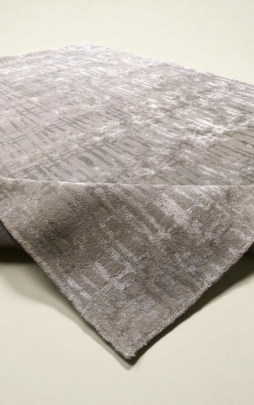 Arlo Hand Tufted Rug - Size: 9 x 6.2