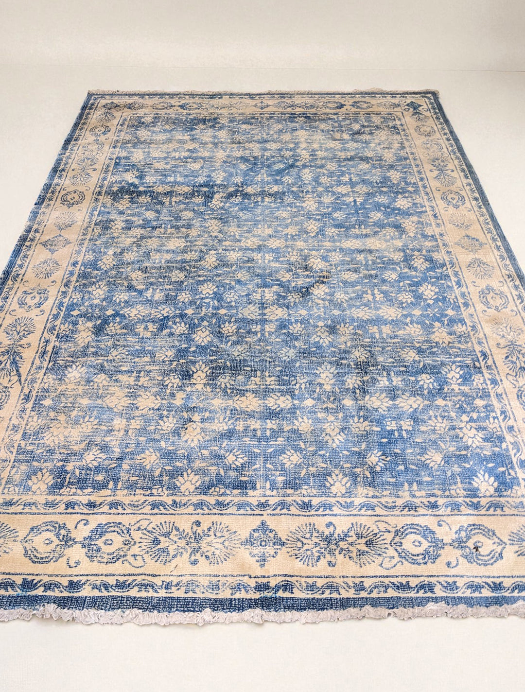 Ardine Hand Tufted Rug - Size: 8.8 x 5.11
