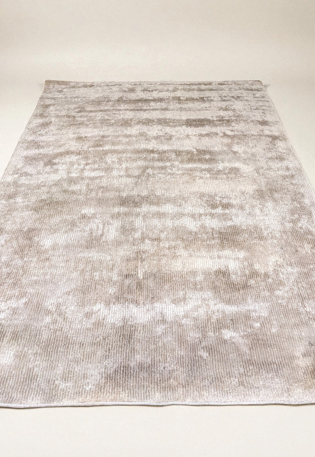 Alune Hand Tufted Rug - Size: 9 x 6.3