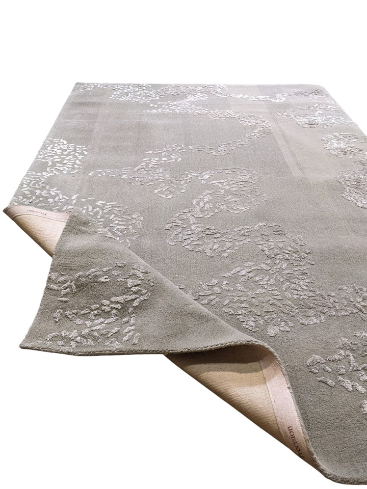 Vori Hand Tufted Rug - Size: 8.10 x 6