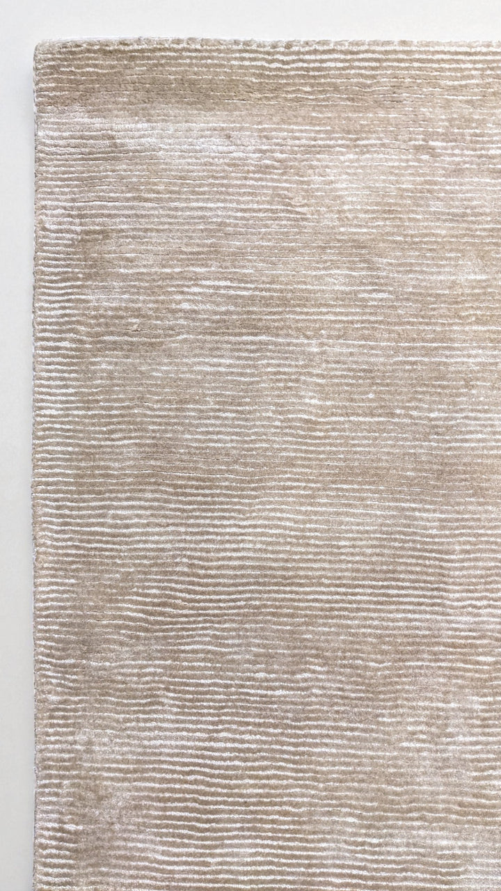 Tavi Hand Tufted Rug - Size: 10.2 x 7.1