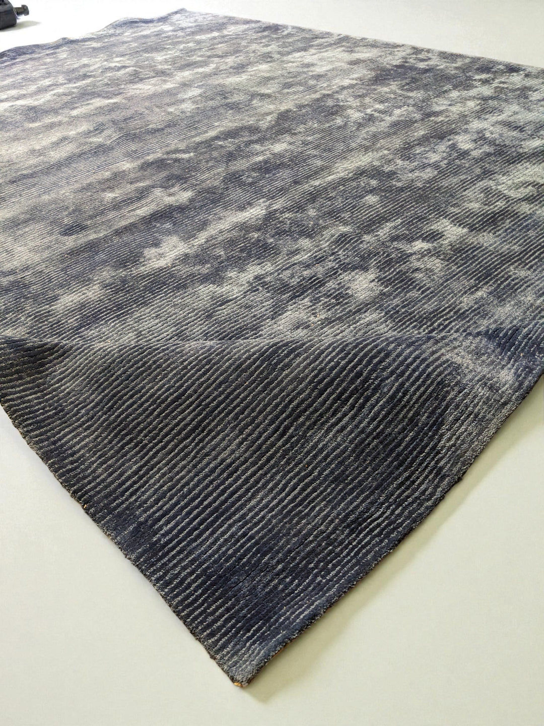 Novi Hand Tufted Rug - Size: 11 x 8