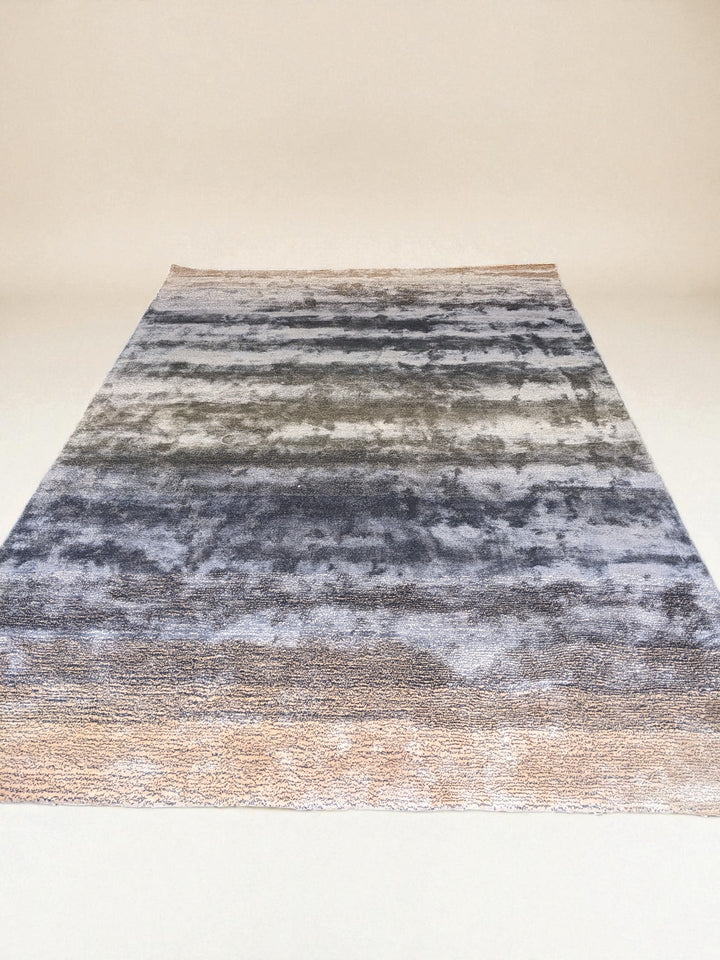 Rava Hand Tufted Rug - Size: 8.10 x 5.11