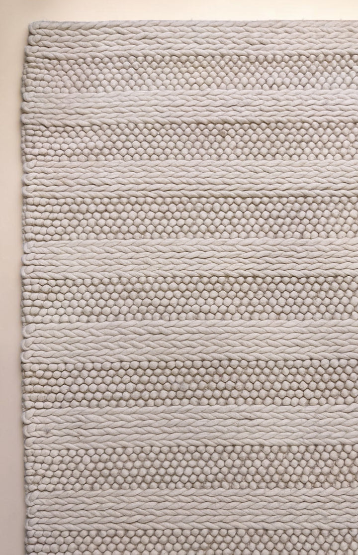 Damro Modern Textured Wool Rug - Size: 7.2 x 4.10