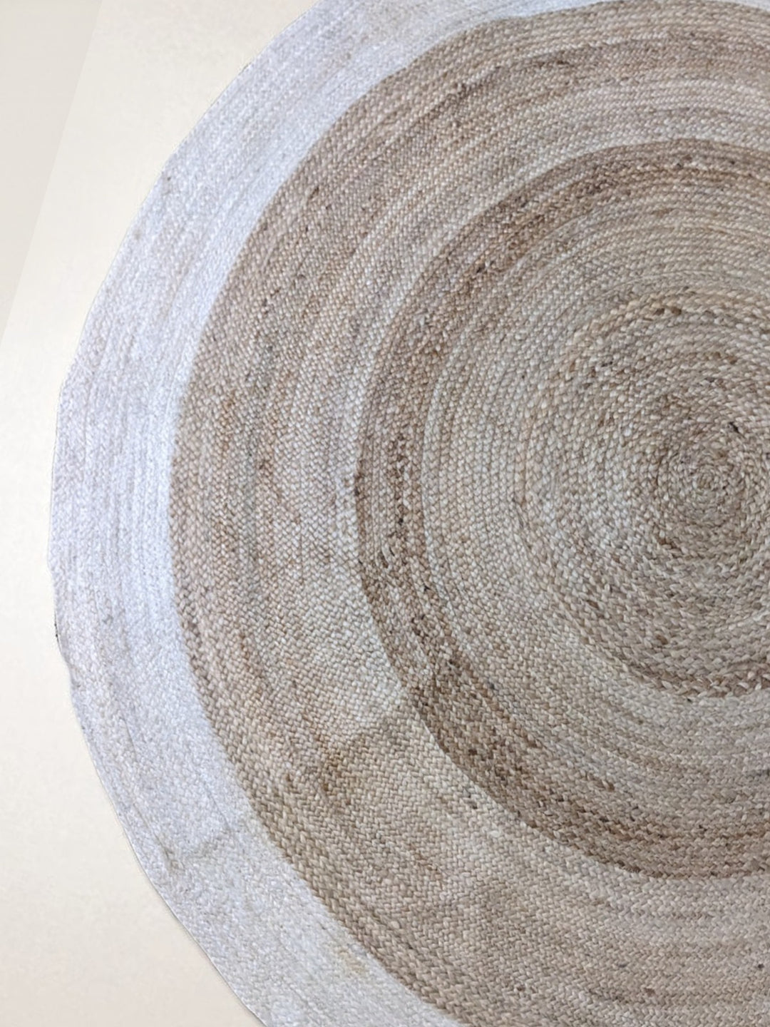 Braided Natural Round Jute Rug - Size: 6.1 x 6.1