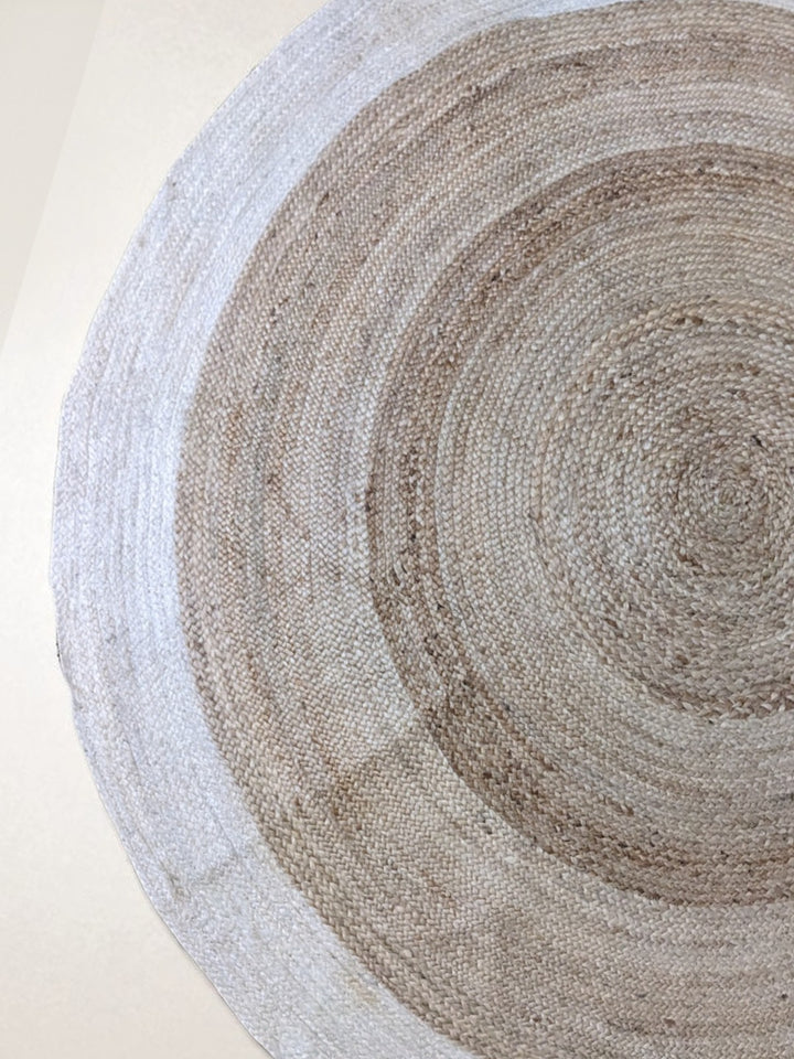 Braided Natural Round Jute Rug - Size: 6.1 x 6.1