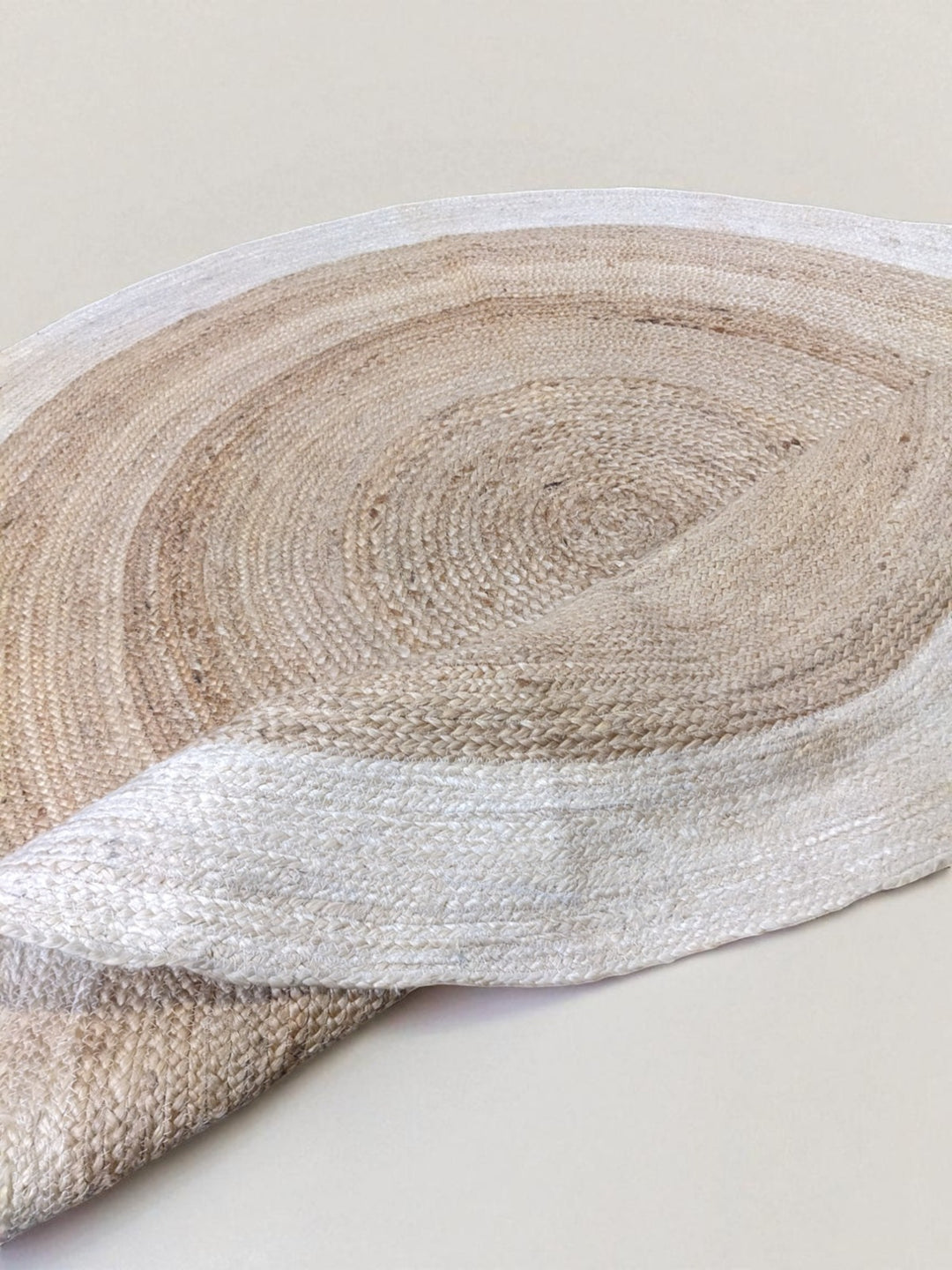 Braided Natural Round Jute Rug - Size: 6.1 x 6.1