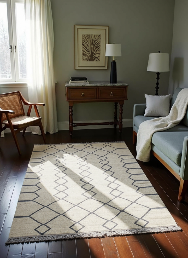 Emblow Modern Flatweave Wool Rug - Size: 8 x 5.5