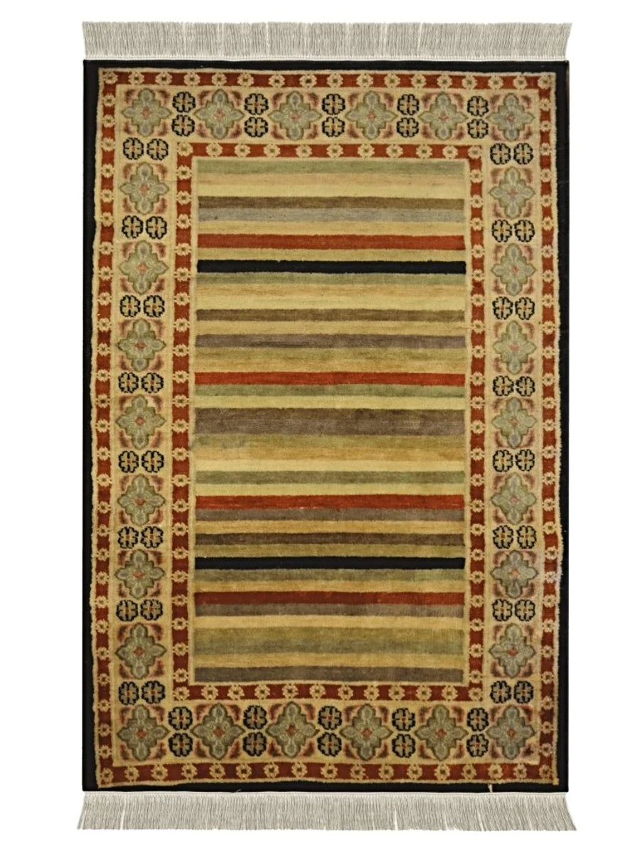 Floral Gabbeh Rug - Size: 6 x 4