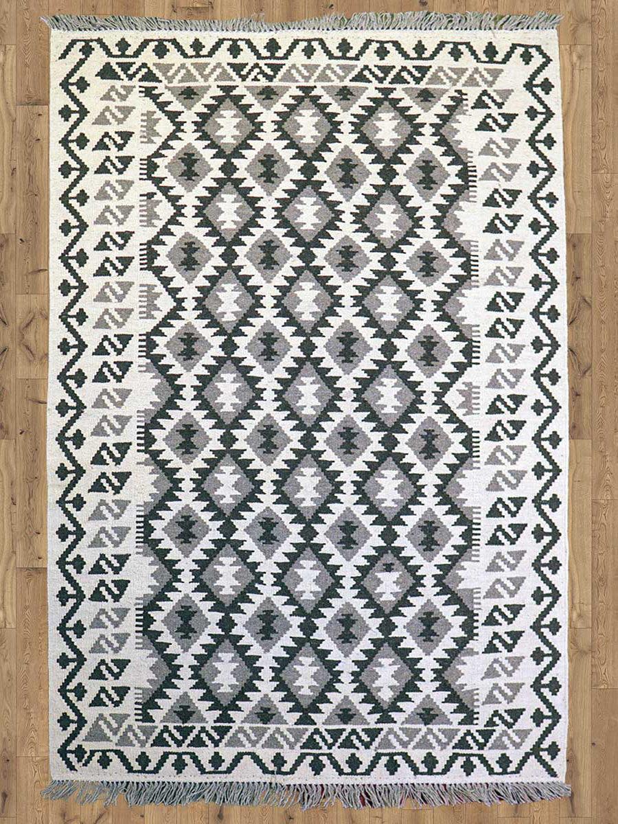 Neutral Bohemian Kilim - Size: 5.10 x 4.1