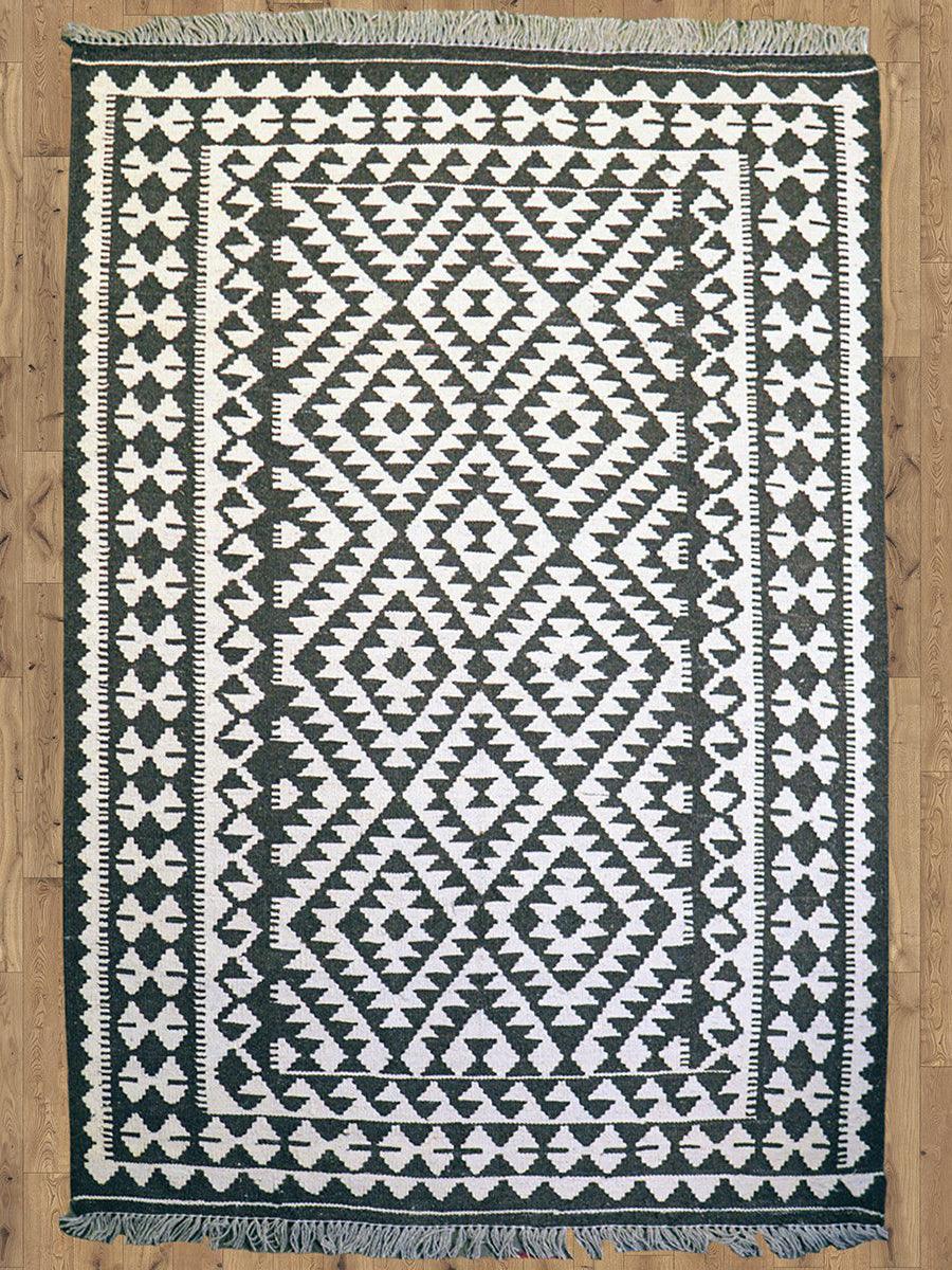 Neutral Bohemian Kilim - Size: 5.11 x 4.2