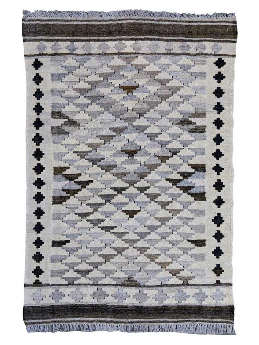 Nuetral Bohemian Kilim - Size: 4.6 x 3.2