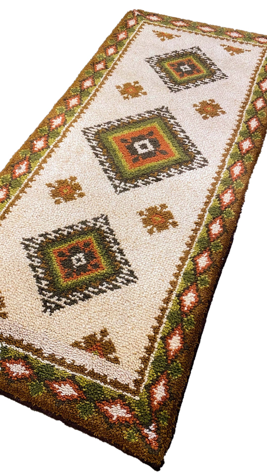 Lua - Size: 6.0 x 2.9 - Imam Carpet Co