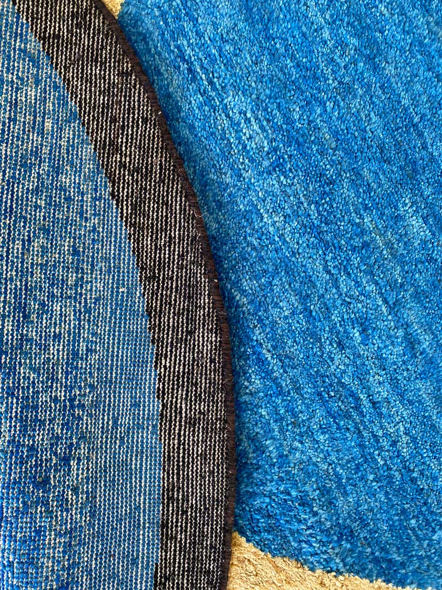 Black border round rug - size: 7' round - Imam Carpet Co. Home