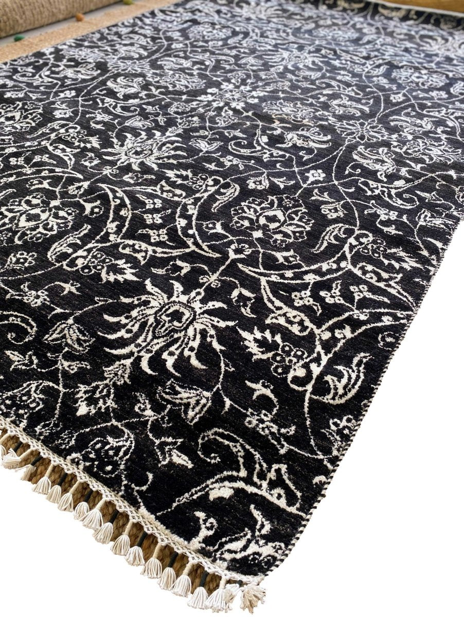 Black & White Floral Rug - Size: 8.11 x 6 - Imam Carpets Online Store