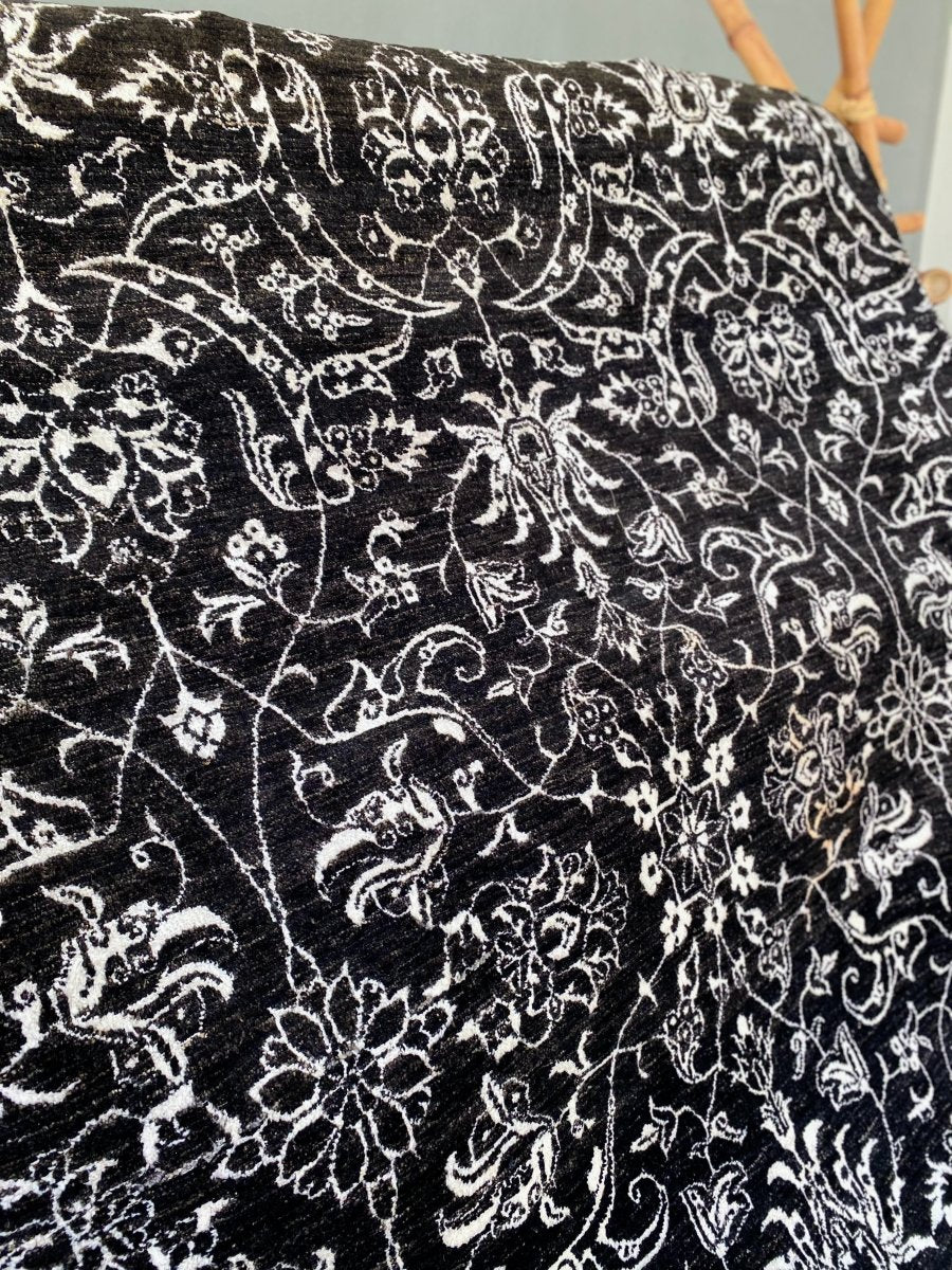 Black & White Floral Rug - Size: 8.11 x 6 - Imam Carpets Online Store