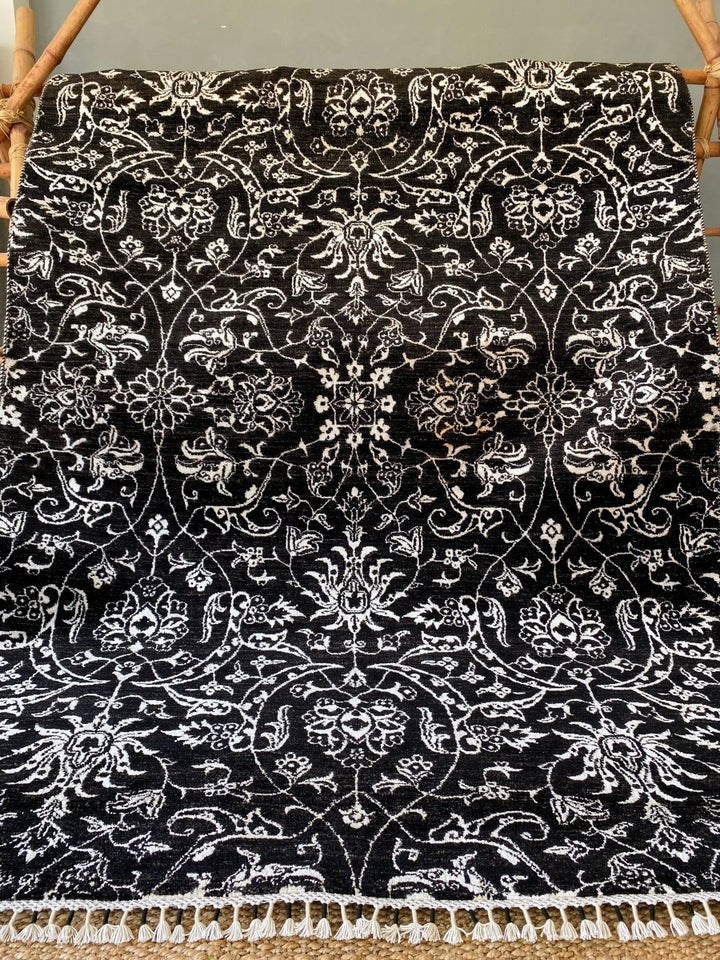 Black & White Floral Rug - Size: 8.11 x 6 - Imam Carpets Online Store