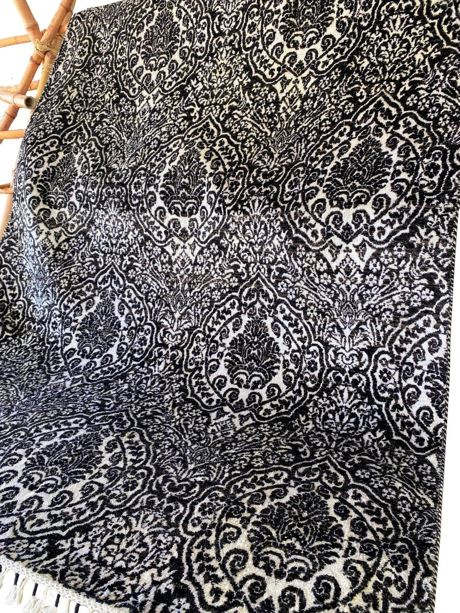 Black Wrought Trellis Silk Rug - Size: 9.5 x 5.11 - Imam Carpets - Online Shop