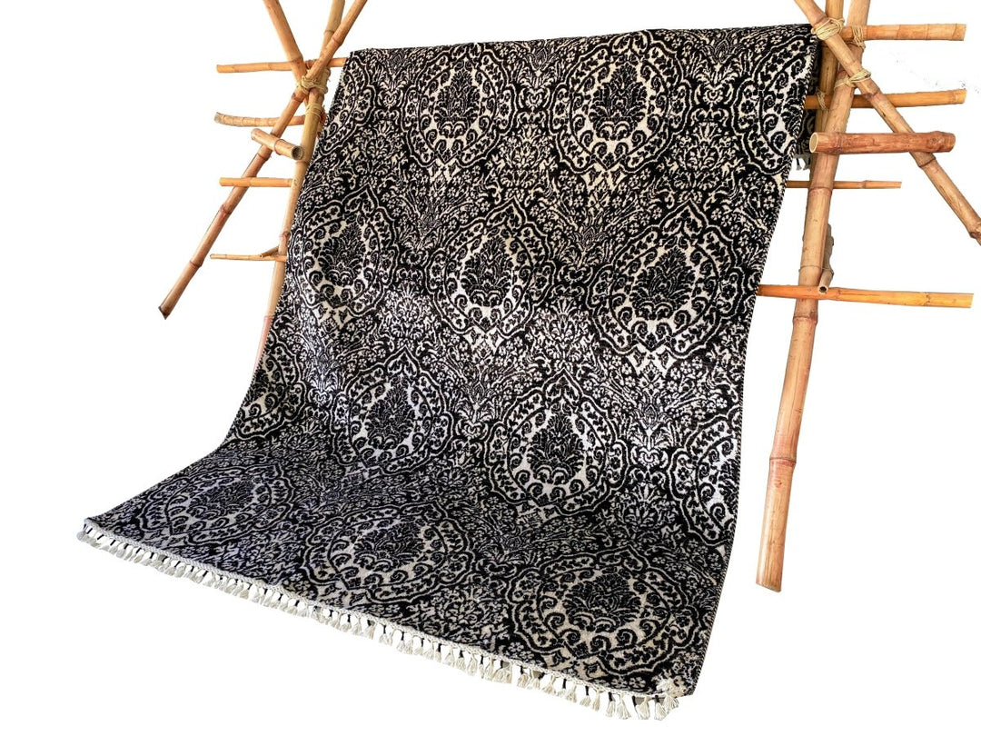 Black Wrought Trellis Silk Rug - Size: 9.5 x 5.11 - Imam Carpets - Online Shop