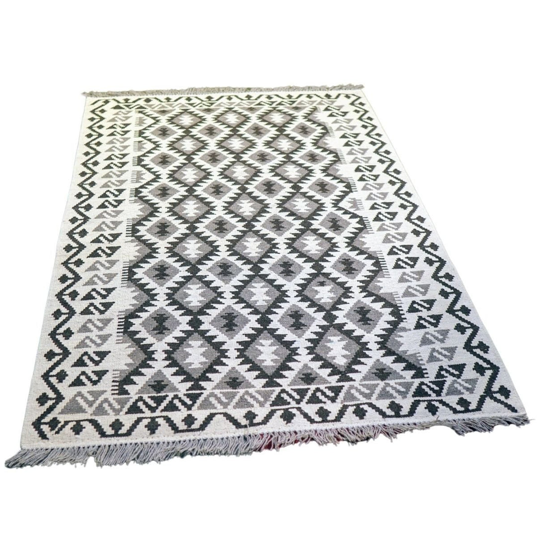 Neutral Bohemian Kilim - Size: 5.10 x 4.1 - Imam Carpets - Online Shop