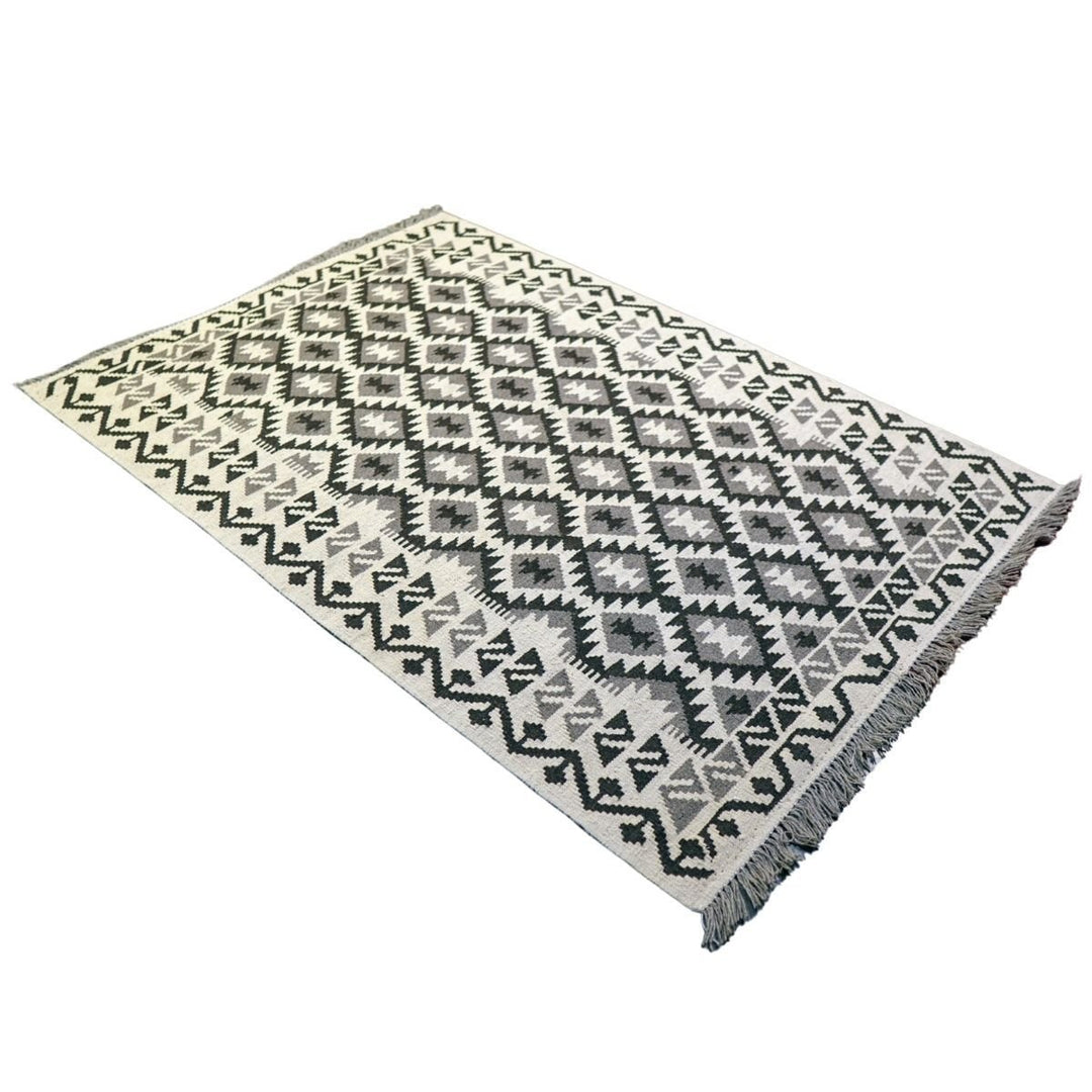 Neutral Bohemian Kilim - Size: 5.10 x 4.1 - Imam Carpets - Online Shop