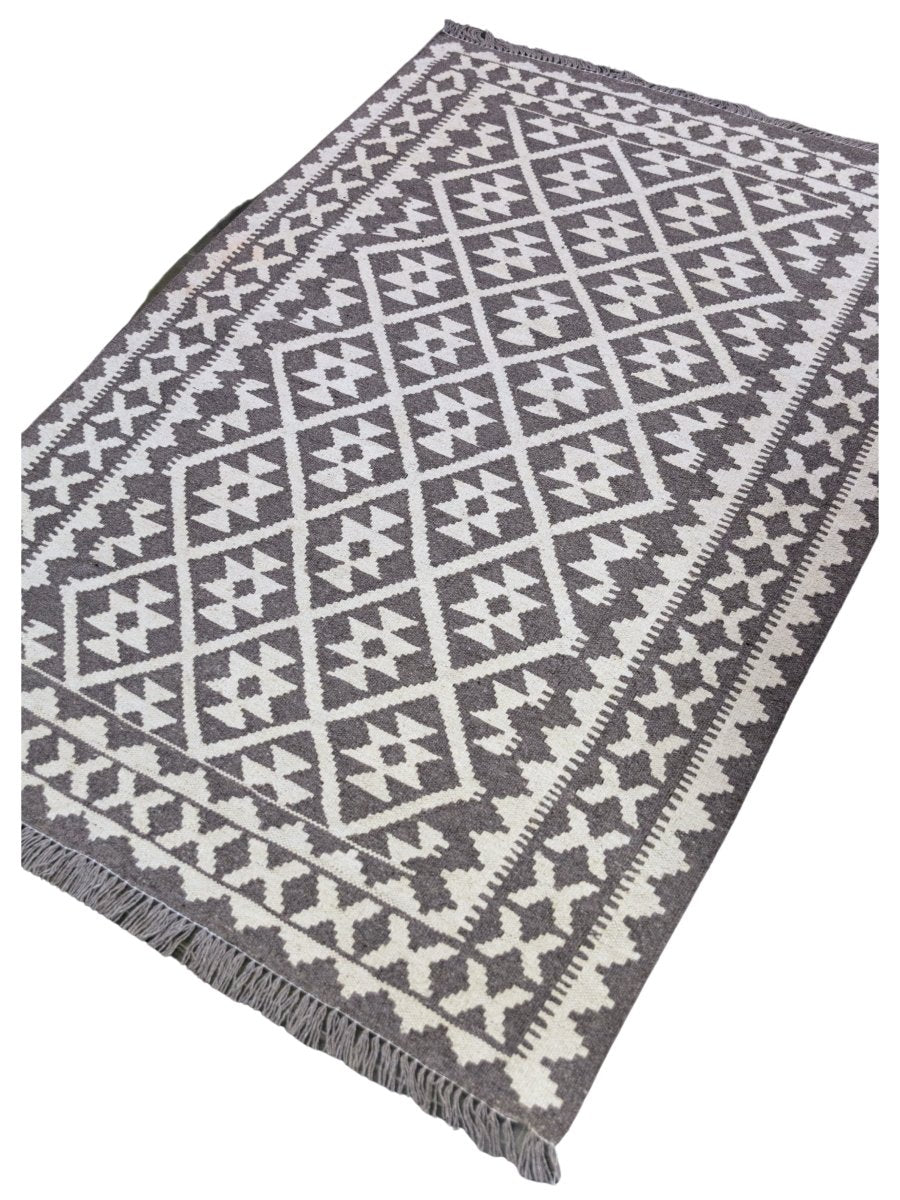 Nuetral Bohemian Kilim - Size: 5.10 x 4.0 - Imam Carpets - Online Shop